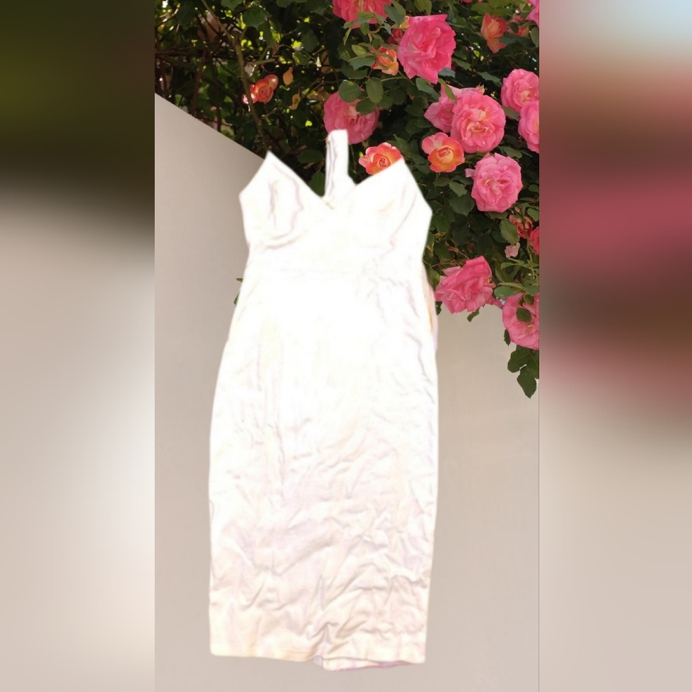 Forever 21 body con to the knee white dress size small